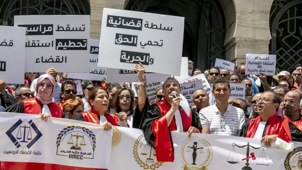 جمعية القضاة التونسيين تحذّر من تزايد الوفيات داخل السجون وتدعو إلى تحقيقات فورية ومستقلة